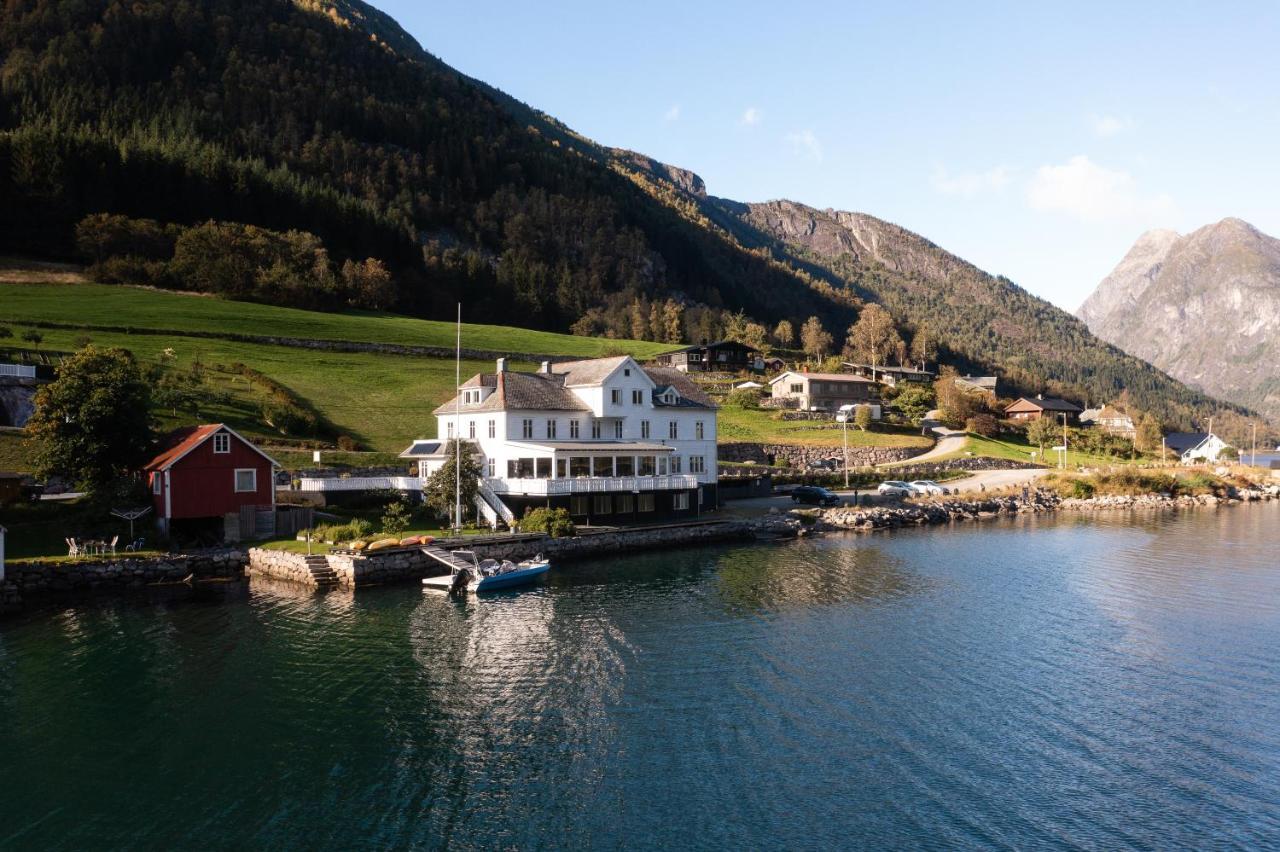Fjaerland Fjordstove Hotell - Huseby Hotelldrift As Exterior photo